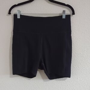 Girlfriend Collective Compressive Pocket Run Short - Black - Large
